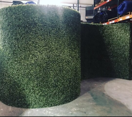 Curved Grass Wall 16FT