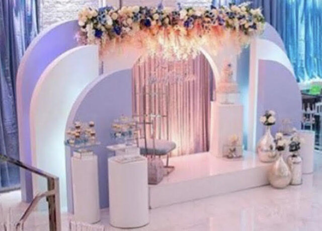 Single White Arch with 6 Side Wall Arches