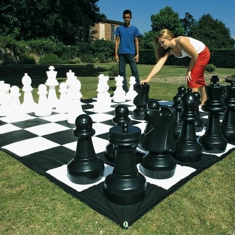 Giant Chess