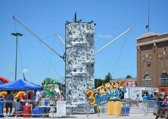 Mobile Rock Wall Rental Gettysburg PA