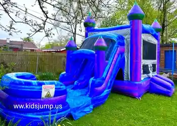 We offer bounce houses for rent in Aurora, including a Royal inflatable with a slide and a jumping area.