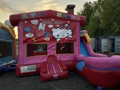 #104 Hello kitty wet and Dry Bounce House