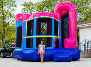 #32 Dream Backyard Bounce House