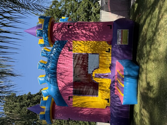 Regular Bounce house