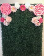 4' x 7' Boxwood Backdrop with Flowers
