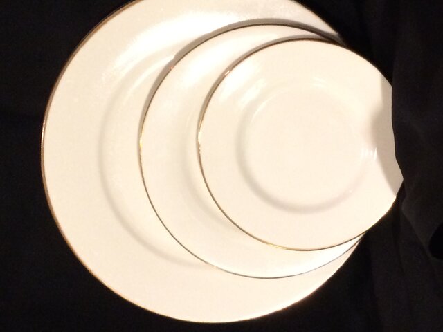 IVORY WITH GOLD DINNER PLATE