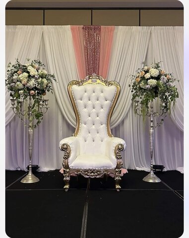 Throne Chair ( white/ Gold )