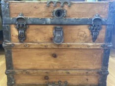 Antique Trunk (Medium)