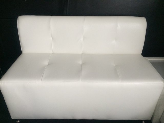 White Sofa - 3 ppl