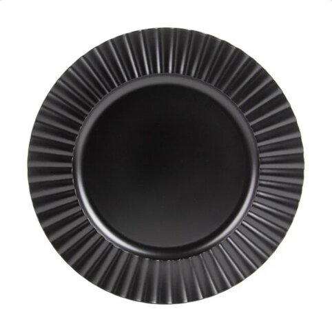 black waved scalloped charger plate