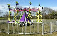 Swing Ride W/2 Attendants & Power