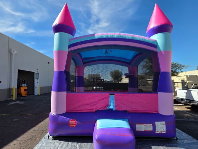 Twinkle Tower Bounce House (10 and Under)