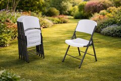 6 White Chairs 