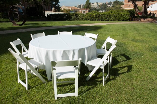 8 RESIN CHAIRS/60” ROUND TABLE PACKAGE