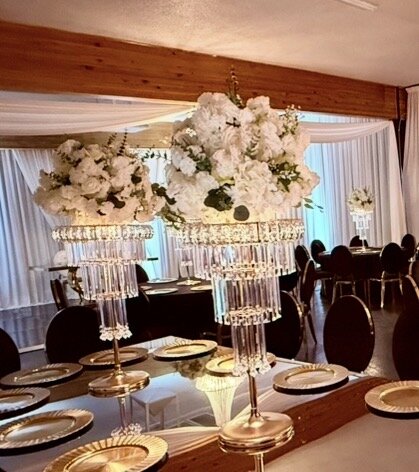Gold candelabra with flowers- Ivory