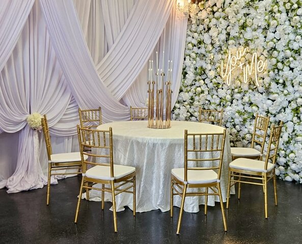 PACKAGE 8 TIFFANY GOLD CHAIRS - 1 ROUND 60’ TABLE - 1 TBC
