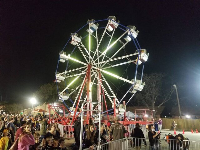 giant ferris wheel