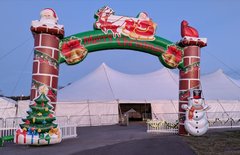 Christmas arch 