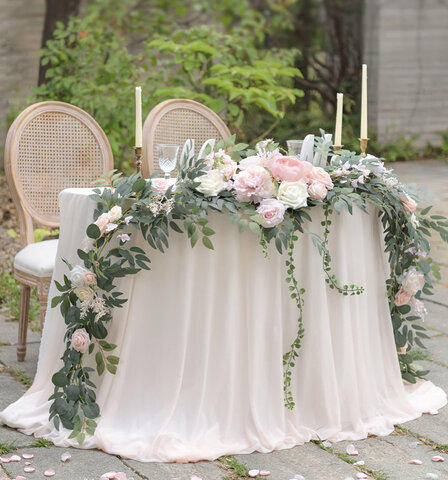 Sweetheart Table 
