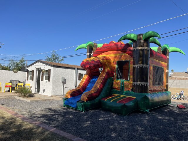 XL Lava 2-in-1 Bounce House w/ Slide