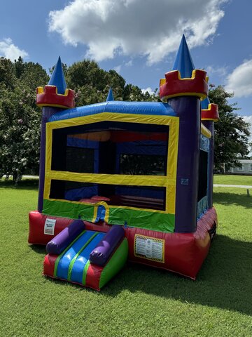 13 X 13 BOUNCE HOUSE