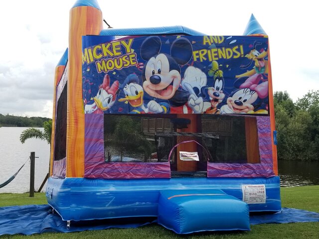 2-in-1 Mickey Mouse Castle