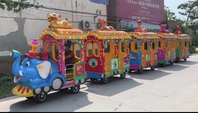 Elephant Battery Powered Trackless Train with 4 cars