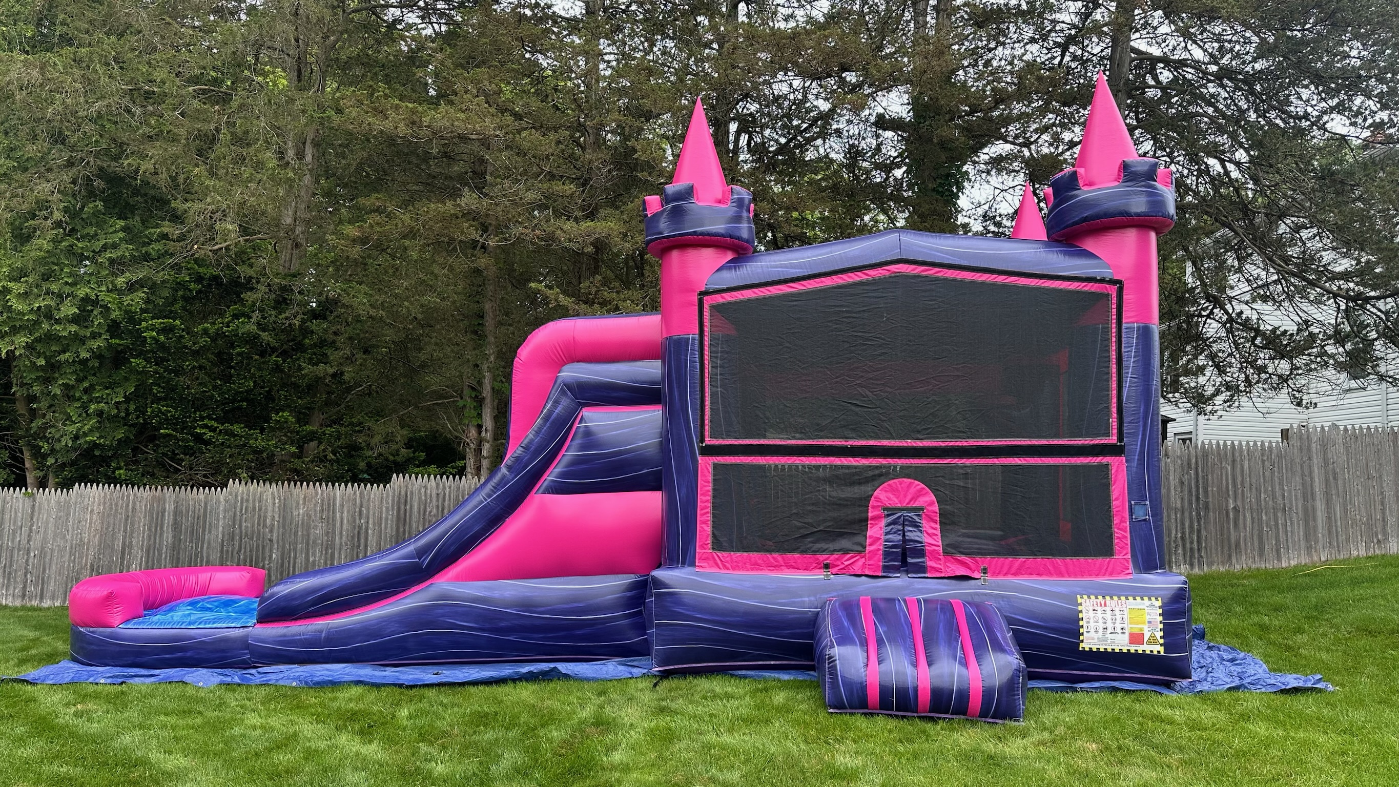 Bounce House with slide