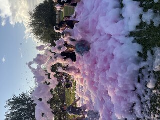 Pink foam additive