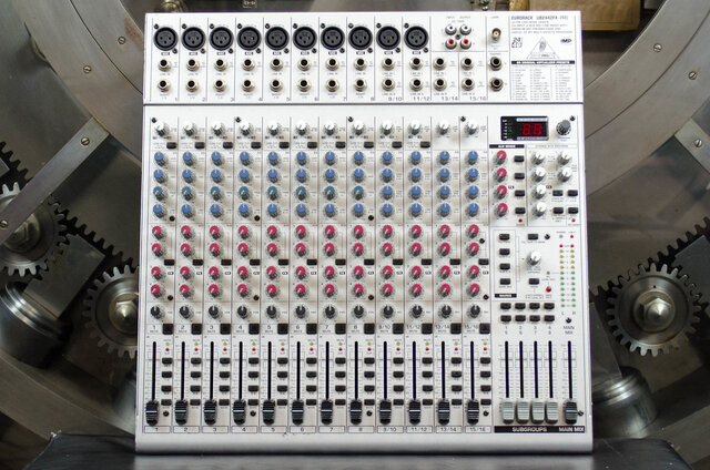 Mixer - Behringer Eurorack  UB2442FX 24 Channel Analog Mixer 