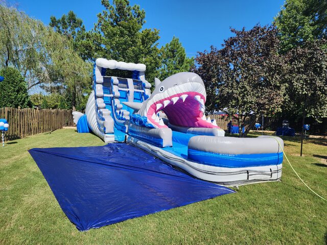 Shark Attack 19 foot Dual Lane Hybrid Waterslide