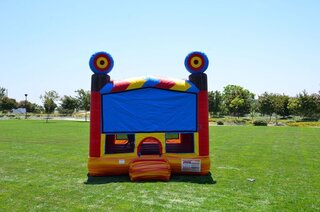 <b><font color=red><b>Target Bounce House</font><br><small>Best for ages 3+<br><font color = blue>Size 13' L x 13' W x 16' H</font></b>