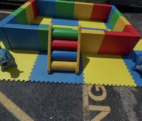 Chaotic fun ball pit 