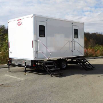 5 Station Luxury Restroom Trailer