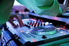 Professional DJ Services (4 hour event)