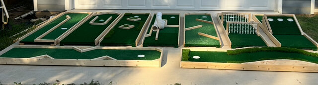 9 Hole Mini Golf 