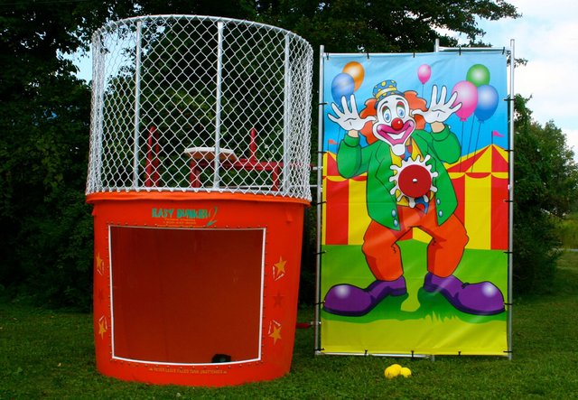 Dunk Tank Rental | BounceGeeks.com Richmond, VA.