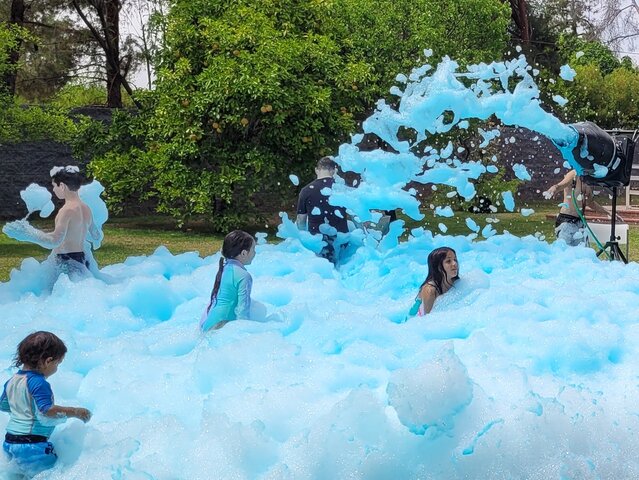 Blue foam party - Foam machines for rent
