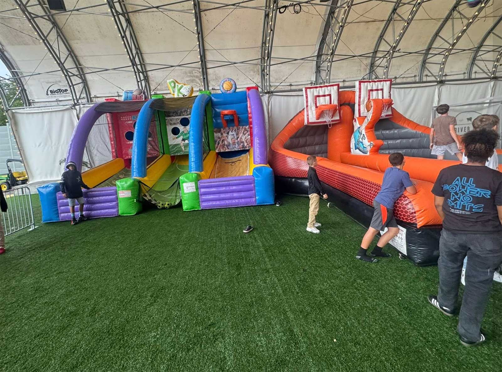 Party Rentals in Land O' Lakes, FL Are Delivered Free — Here's What to Expect