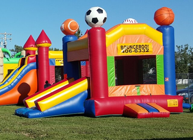 Sports Theme Bouncy Castle with Slide