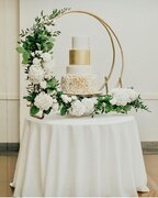 GOLD CIRCLE CAKE STANDDoes Not Include Decor Pictured