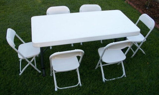 Kid’s 5ft table with 6 chairs bundle