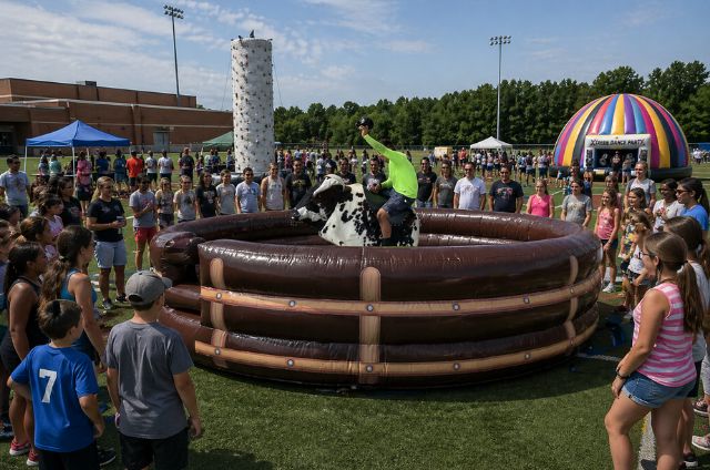 Mechanical Bull and other Mechanical Rides for Rent Garland, TX