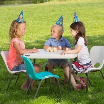 Package: 1 Childrens Square Table & 4 Chairs 