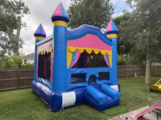 Carnival Breeze Bounce House 