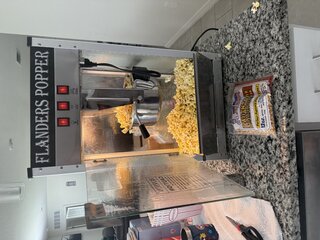 Popcorn Machine (24oz, 25 servings)