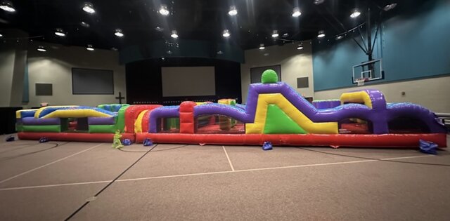 70’ Race ‘n’ Run Obstacle Course 