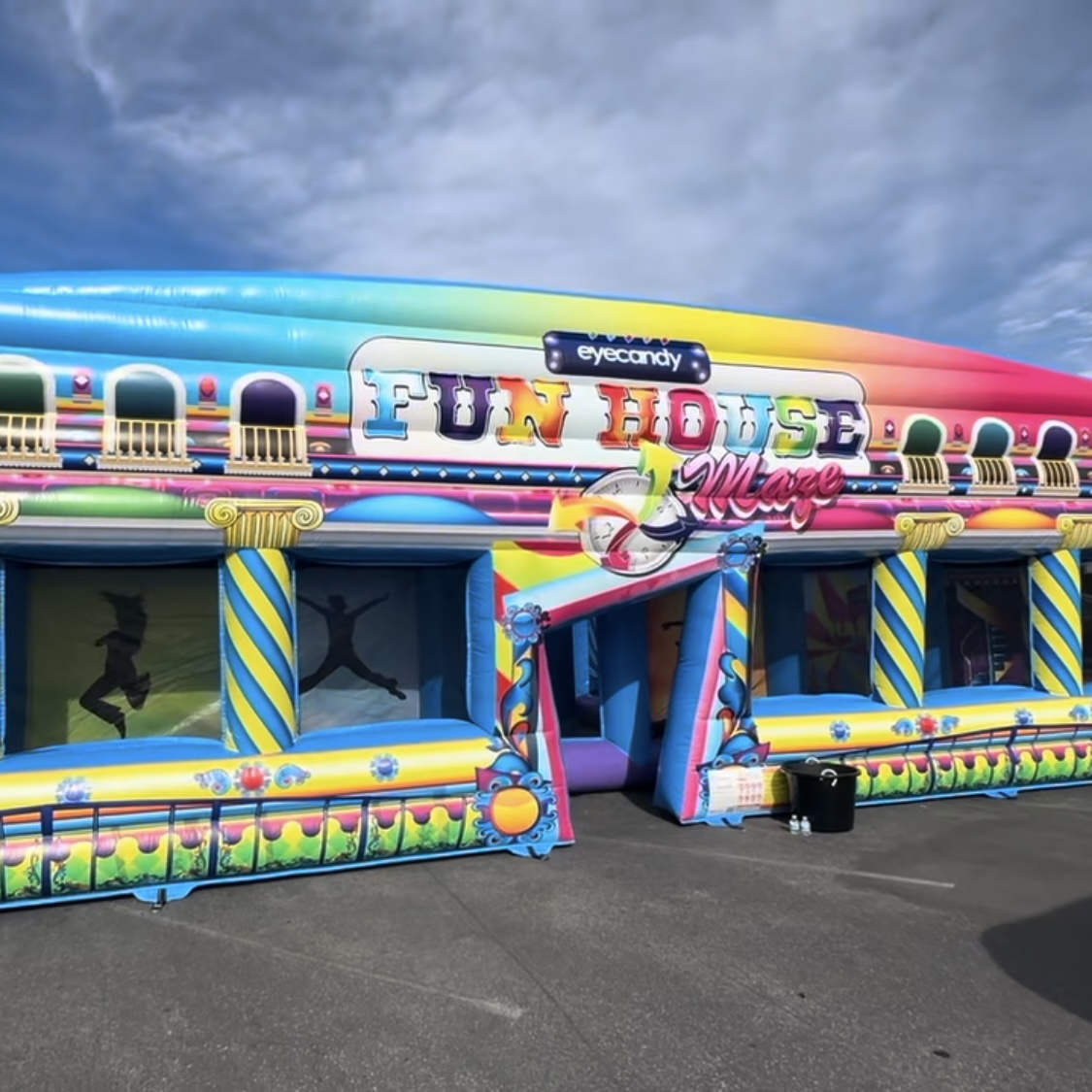 Fun House Maze inflatable obstacle course at Fresno Fun Jump