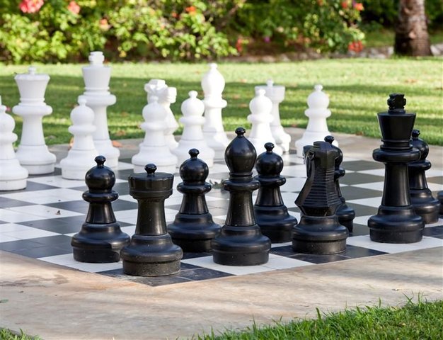 Giant Chess Pieces - Chess Pieces