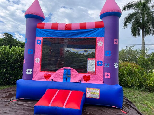 101-PINK HEART BOUNCE HOUSE